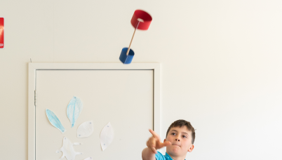 Student tosses a loopy aeroplane